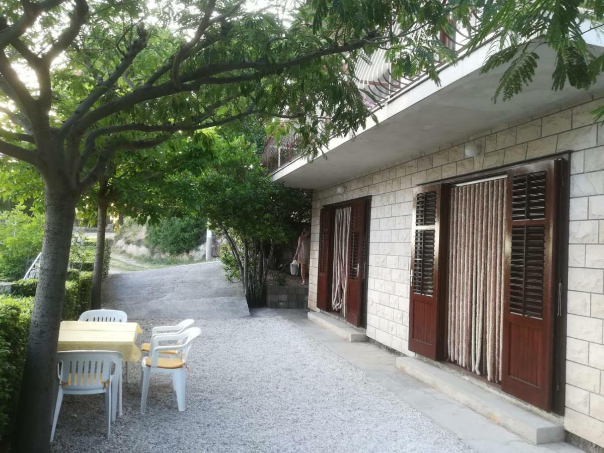 Apartmani Ujdur Омиш Экстерьер фото