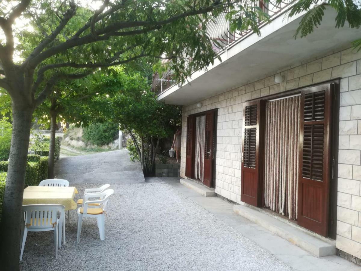 Apartmani Ujdur Омиш Экстерьер фото