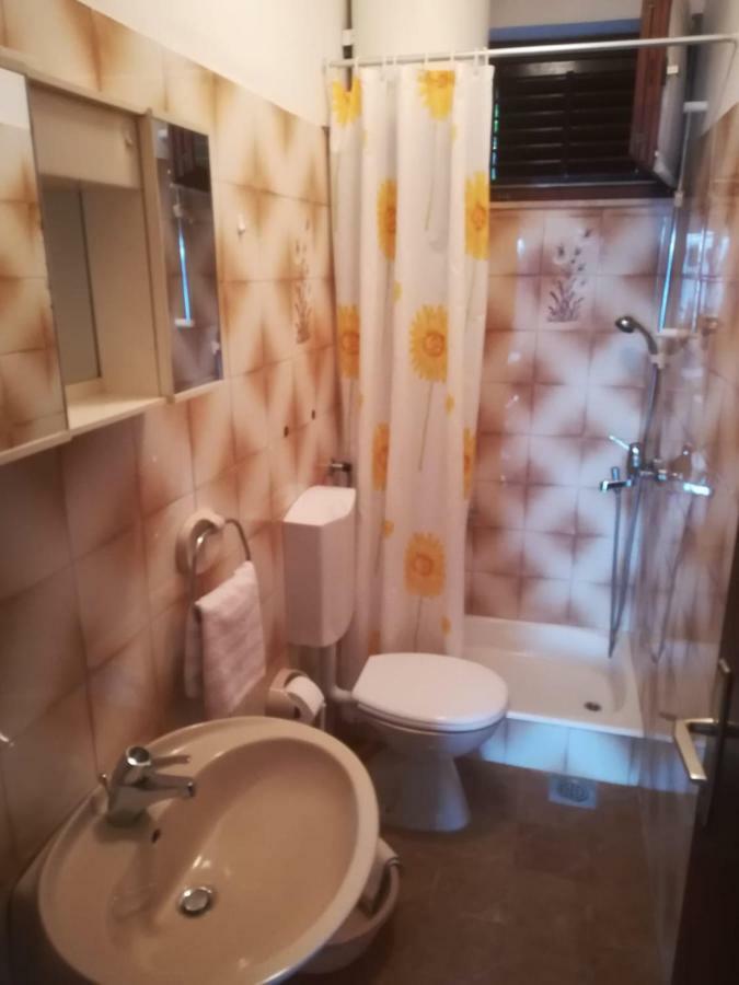 Apartmani Ujdur Омиш Экстерьер фото