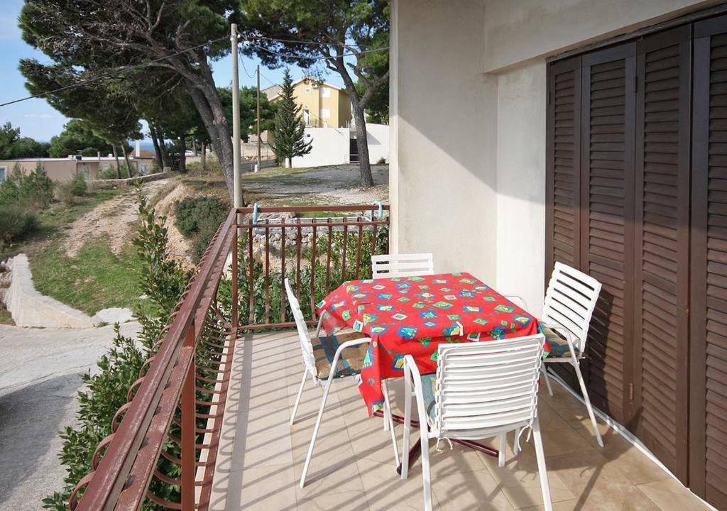 Apartmani Ujdur Омиш Экстерьер фото