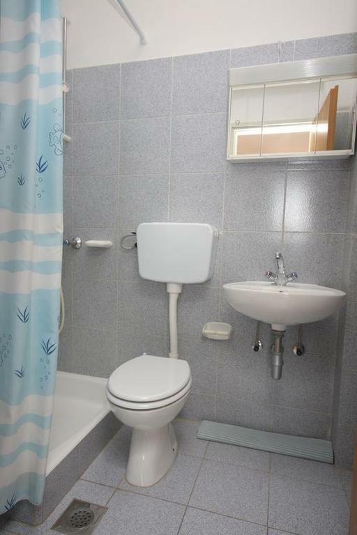 Apartmani Ujdur Омиш Экстерьер фото